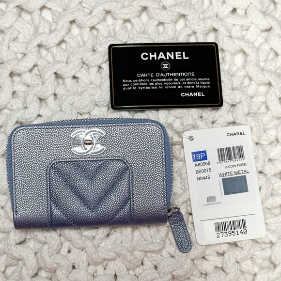 NWT VERY RARE Chanel Mademoiselle Zip Wallet - Iridescent Blue - Picture 5 of 9